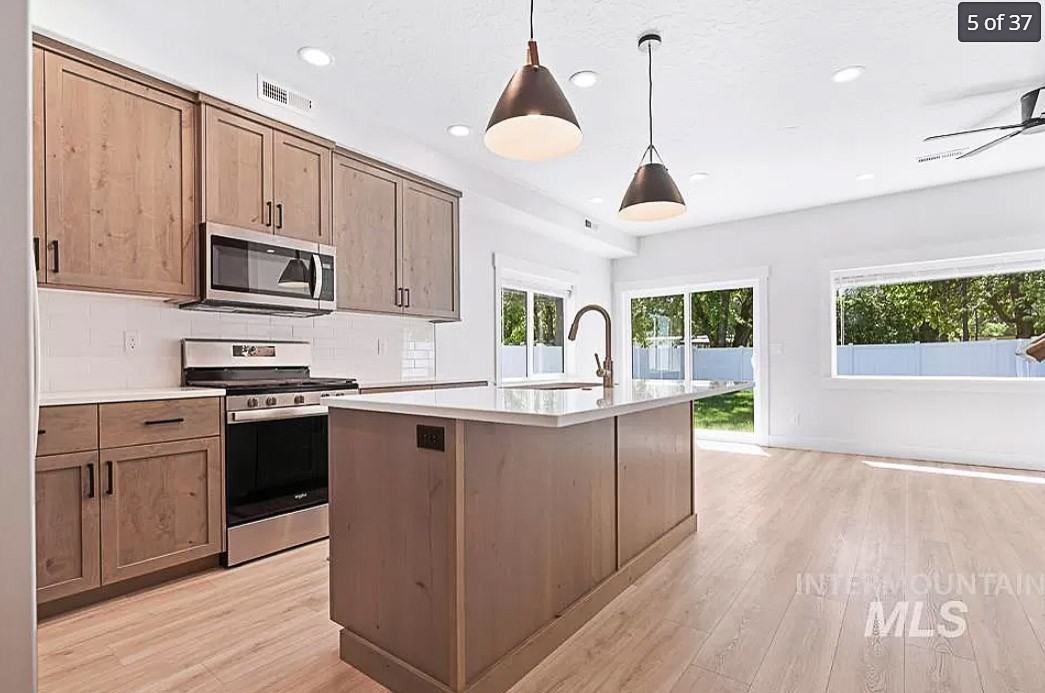 208 Ne 3rd St #208 - Photo 5 of 22