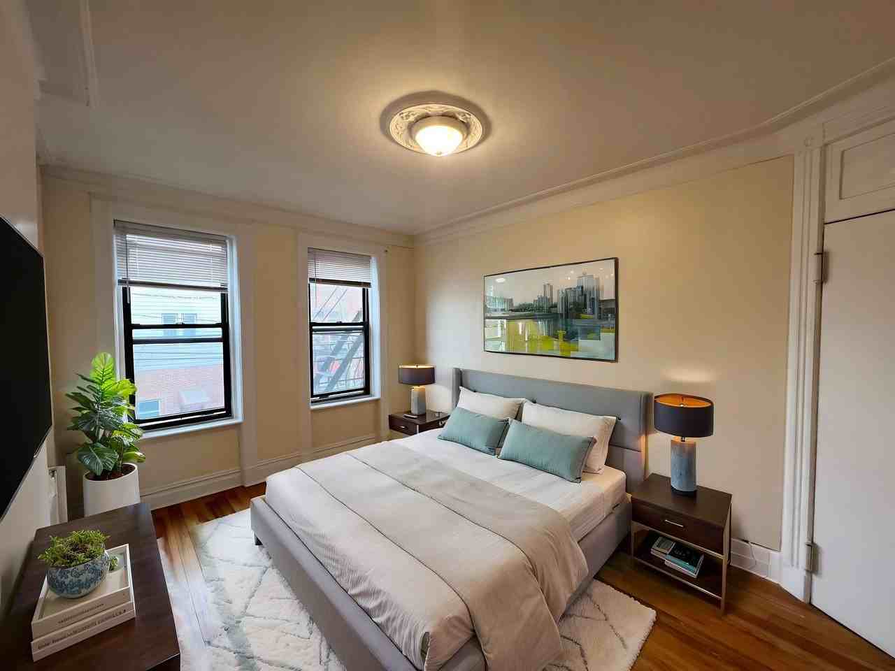 145 - Chestnut Apartments - Photo 4 of 5