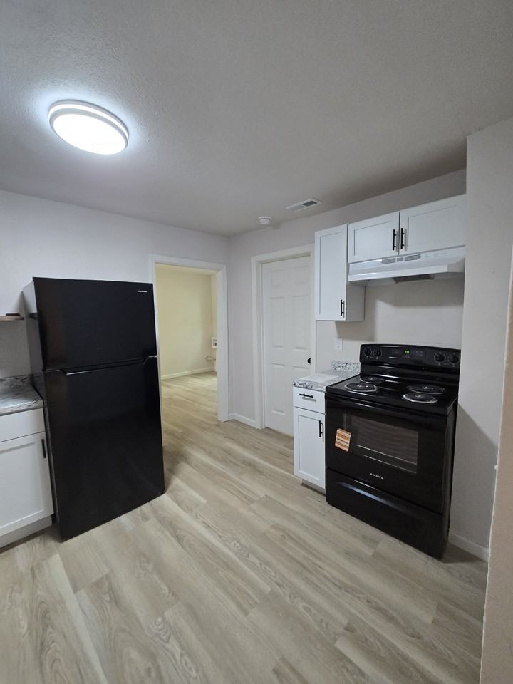 1031 N New York Ave #1 - Photo 6 of 19