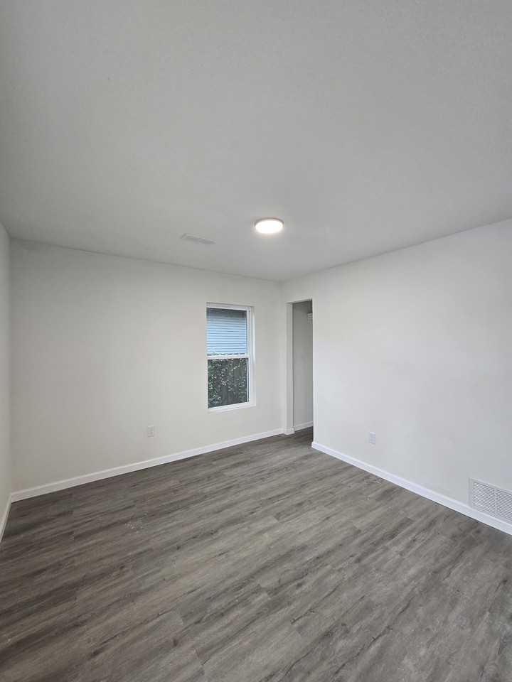 1029 N New York Ave #1 - Photo 5 of 18