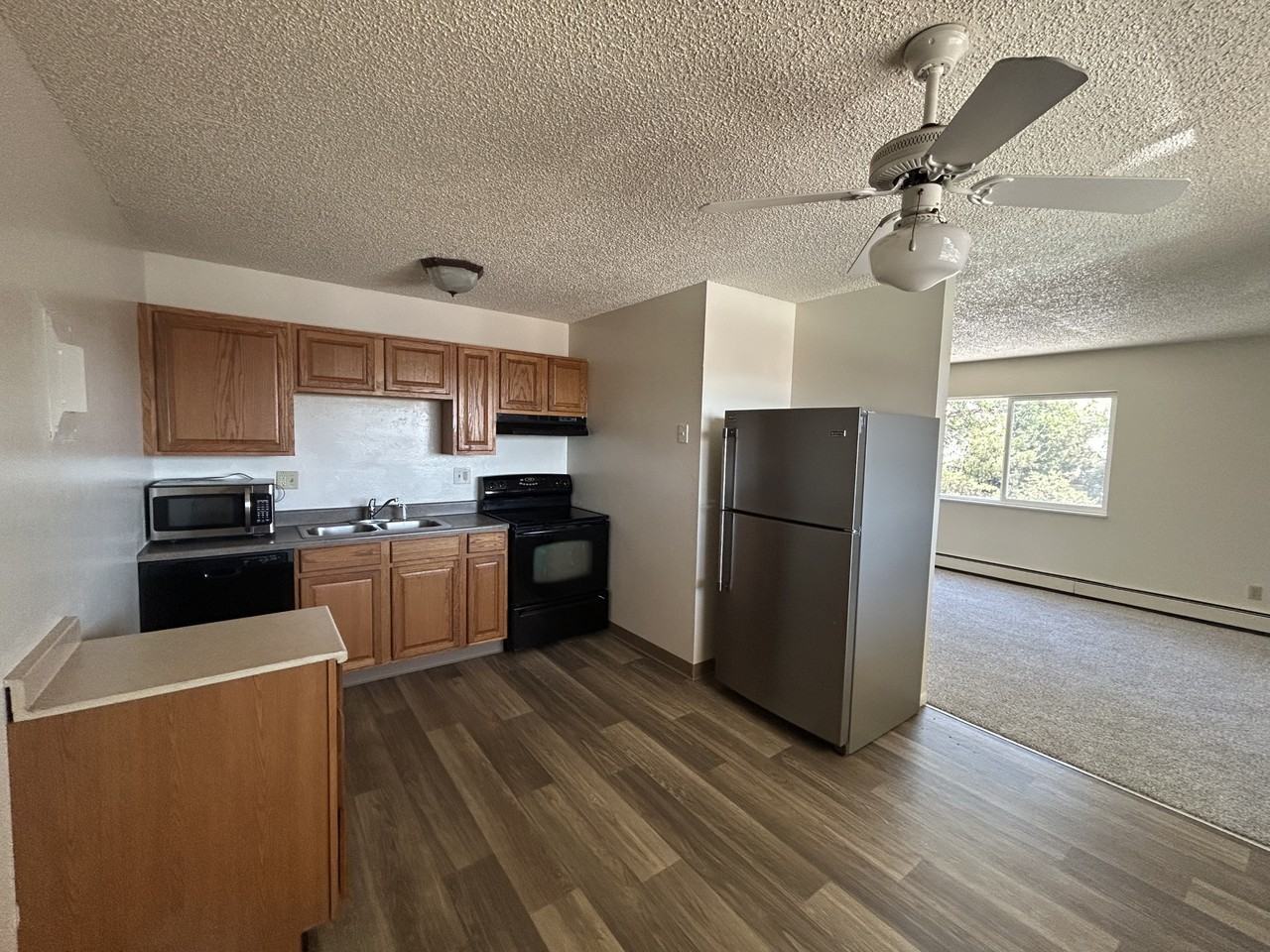 1048 Western Dr #4 - Photo 5 of 12