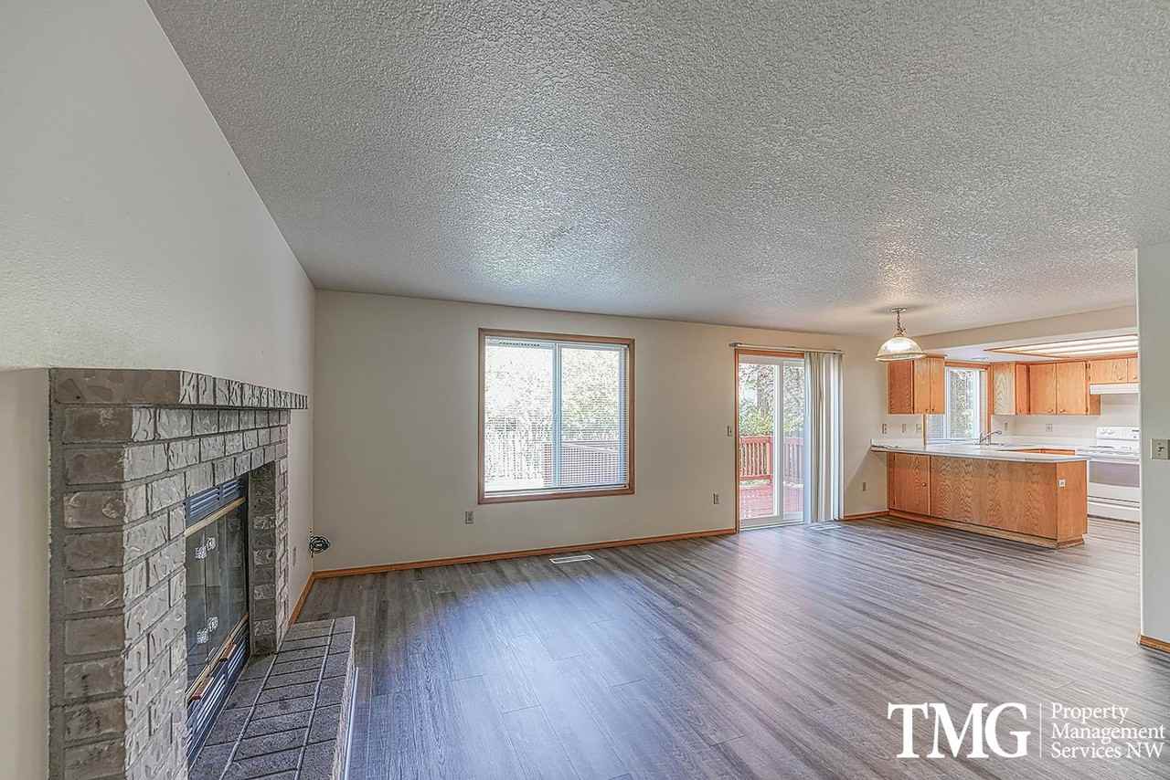 15608 Ne 12th St - Photo 2 of 30