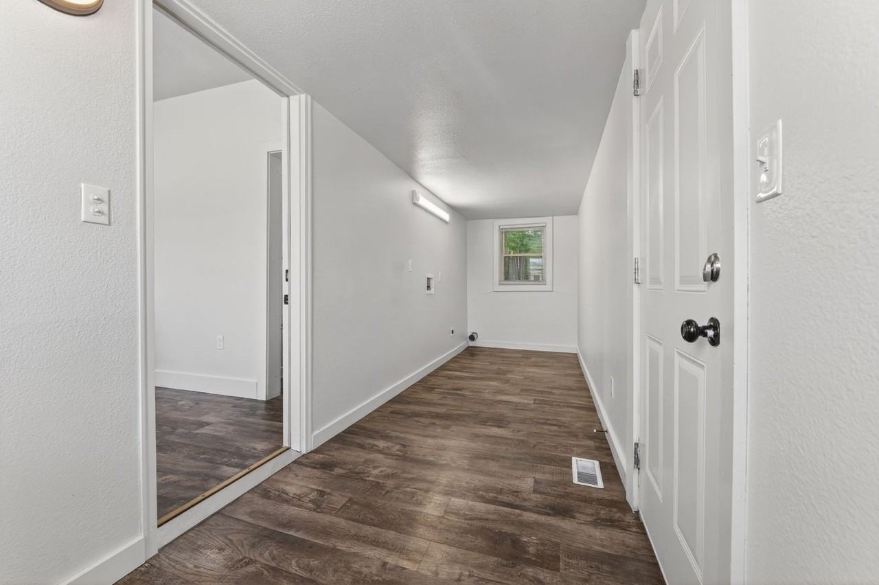 802 W Mccormick Ave - Photo 3 of 15
