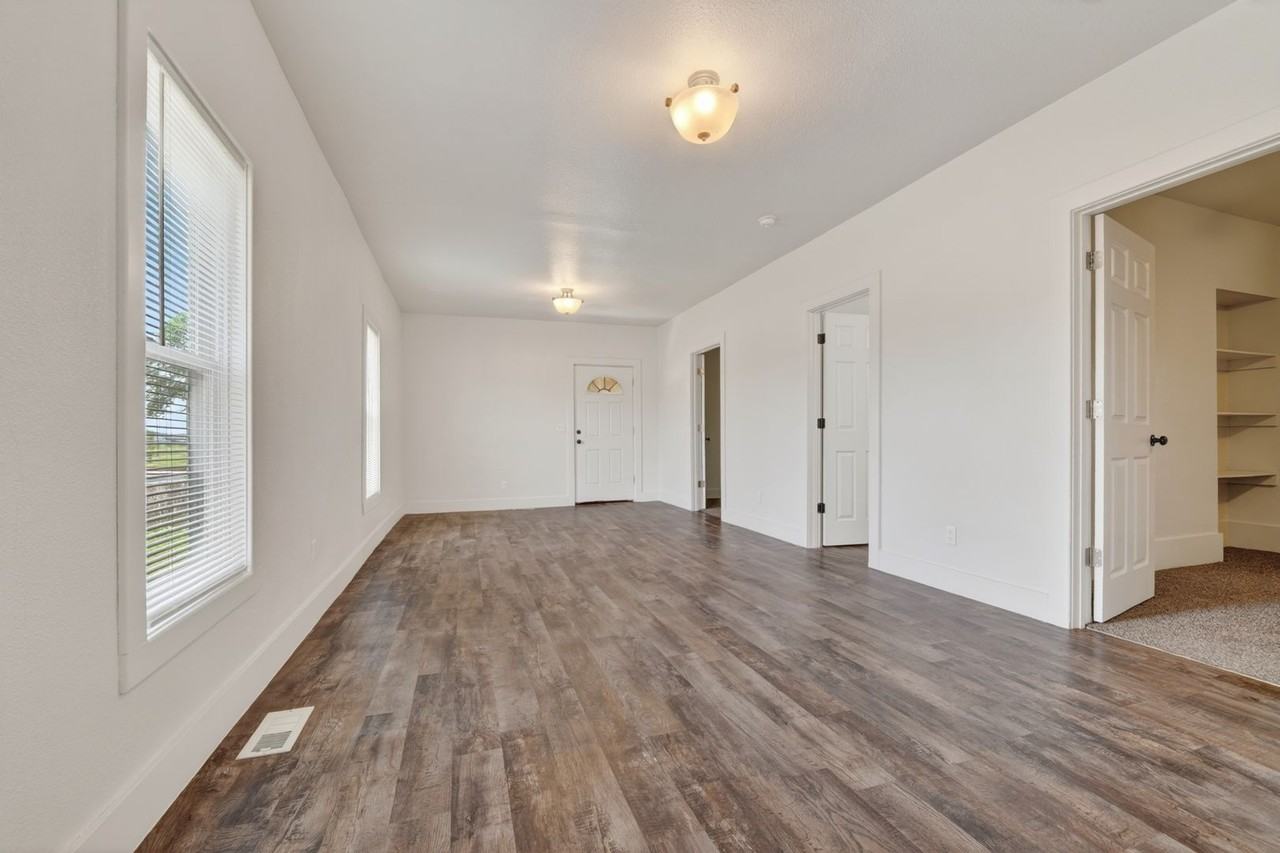 802 W Mccormick Ave - Photo 7 of 15