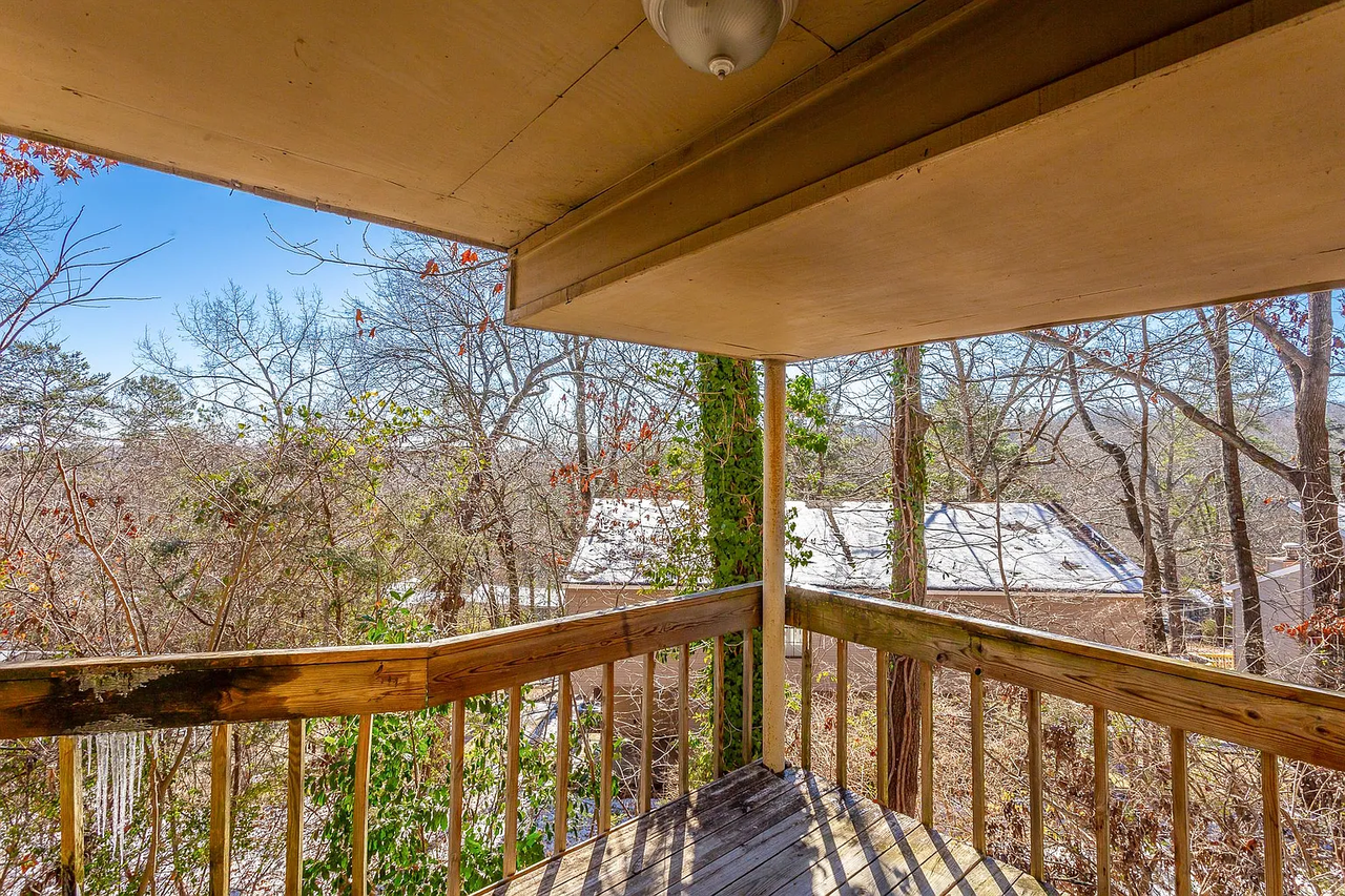 3620 Idlewild Cir #1 - Photo 4 of 20