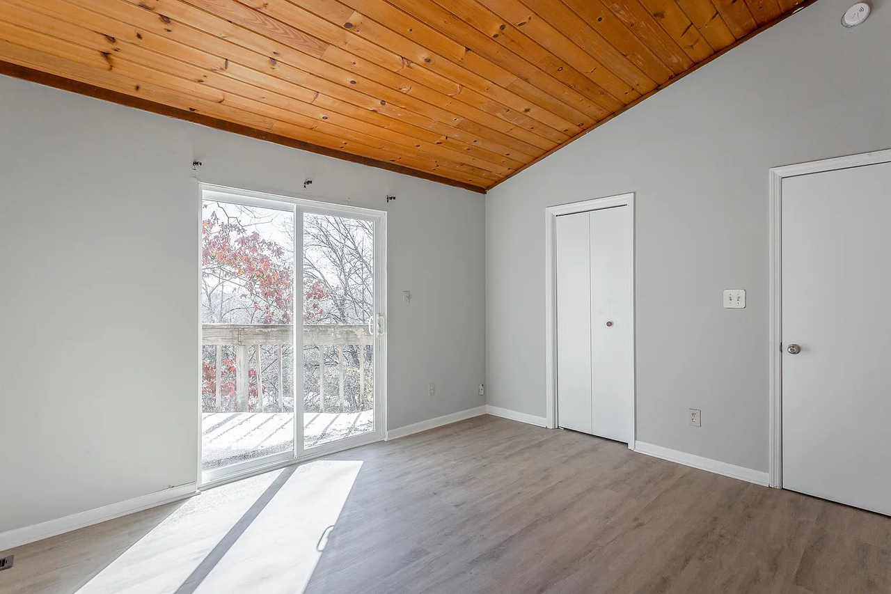 3620 Idlewild Cir #1 - Photo 6 of 20