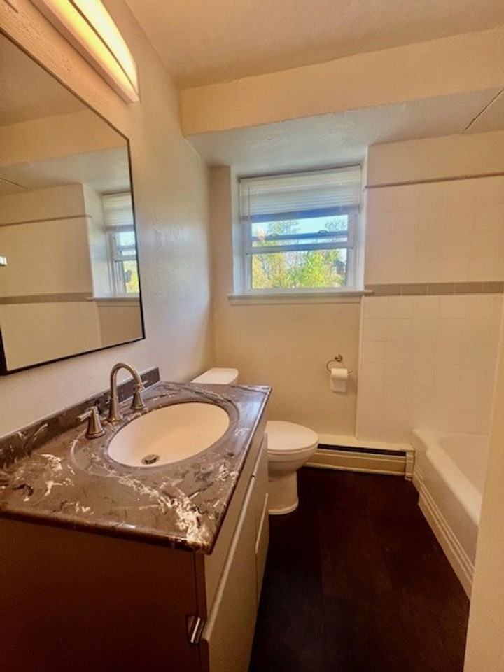 Manor House Apartments - Photo 3 of 16