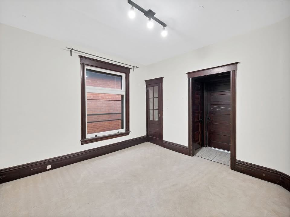305 Charlton Ave W #2 - Photo 6 of 21