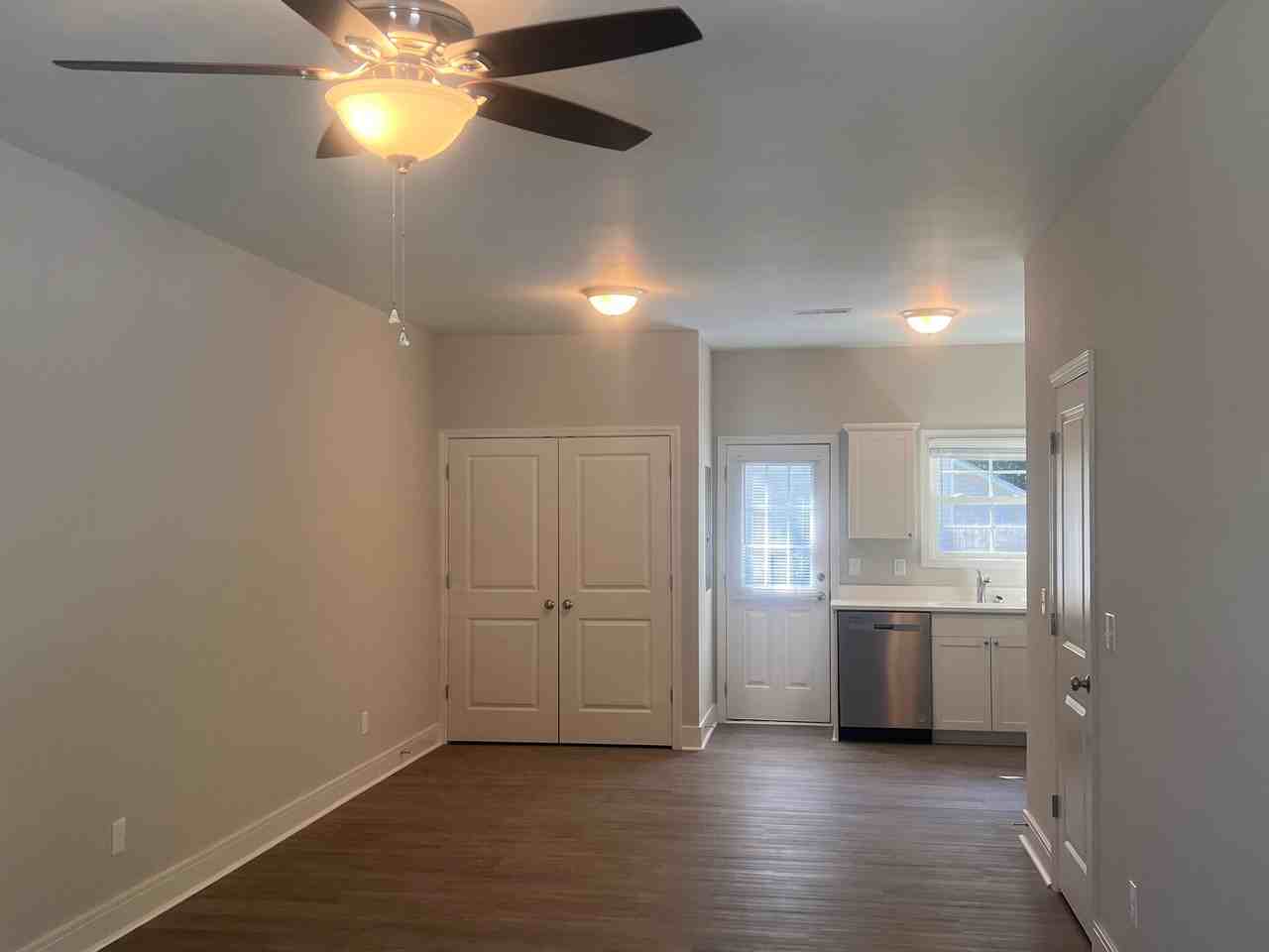 120 Country Club Rd #B - Photo 5 of 29