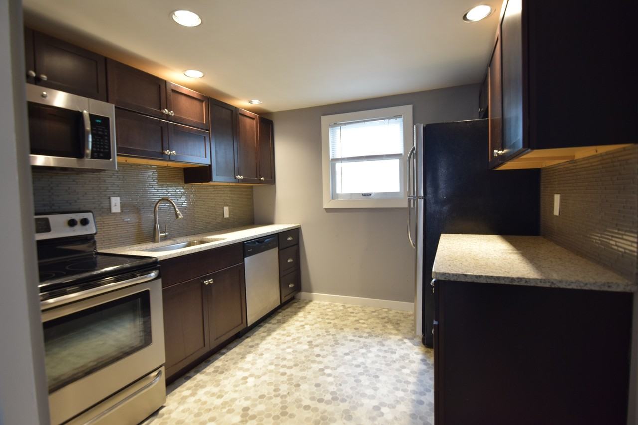 1120 1/2 Mount Pleasant Ave #1120-5 - Photo 3 of 8