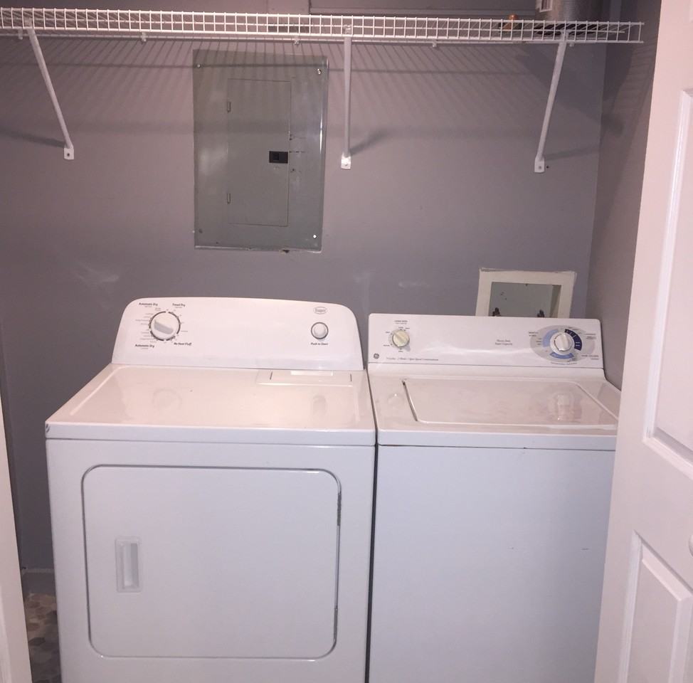 1120 1/2 Mount Pleasant Ave #1120-5 - Photo 6 of 8