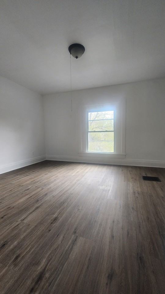 212 1/2 King St #2 - Photo 3 of 12