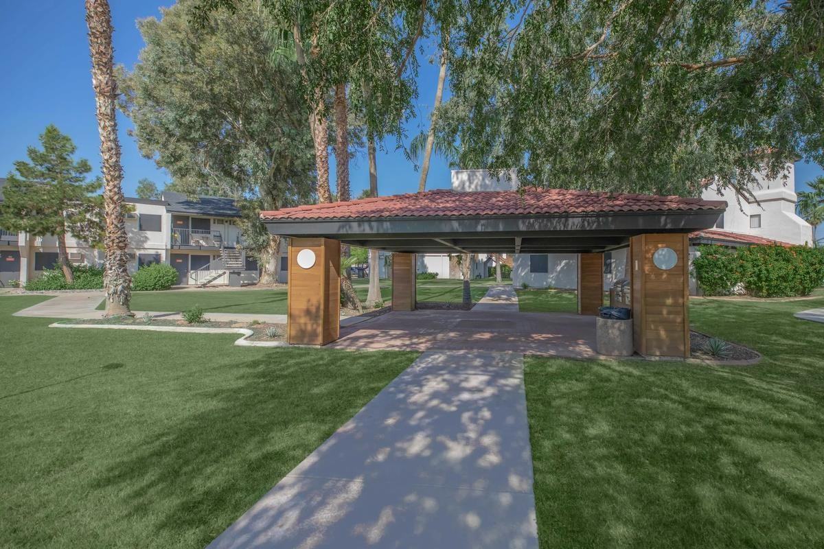 13517 W Glendale Ave - Photo 4 of 50