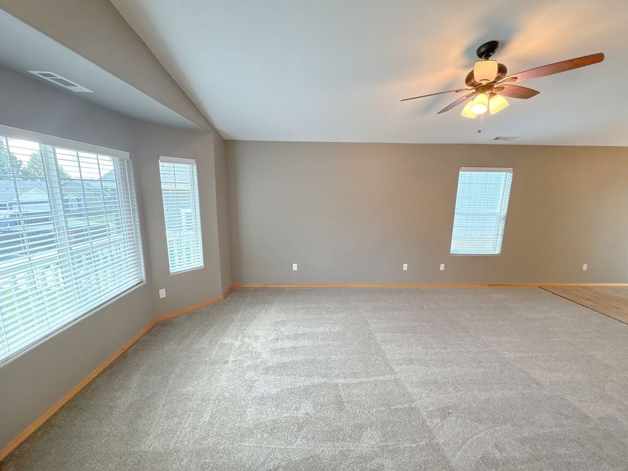 5105 Hickory Ln - Photo 5 of 29