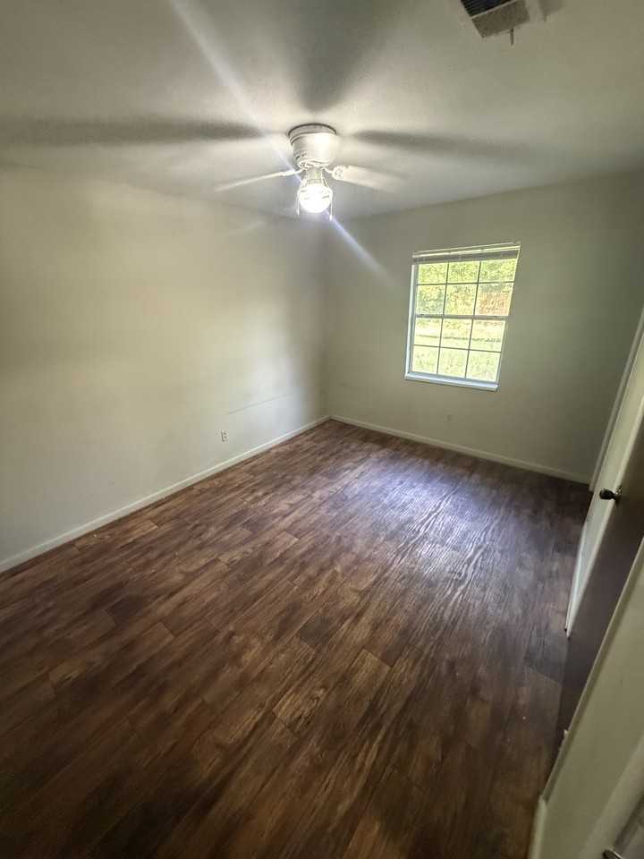 1502 Stadium St #2 - Photo 5 of 11