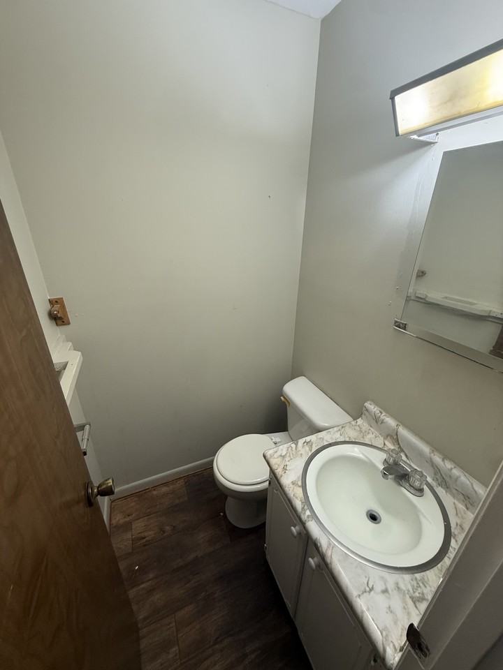 1502 Stadium St #2 - Photo 6 of 11