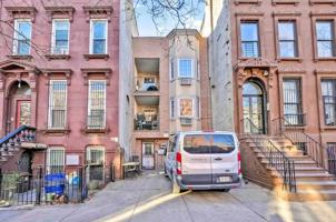 featured image of 144 Monroe St