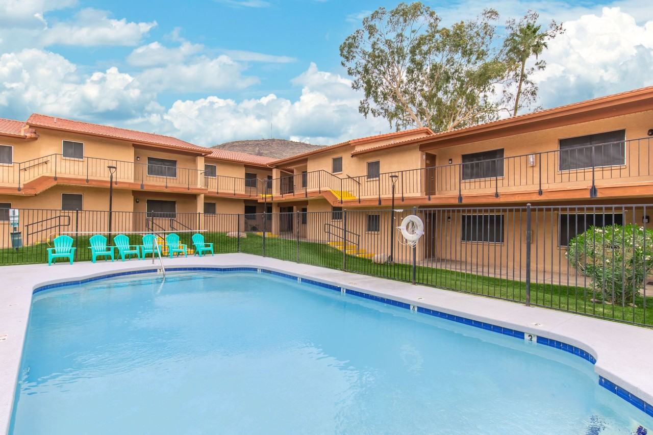 Whispering Willows Apartments - Photo 3 of 46