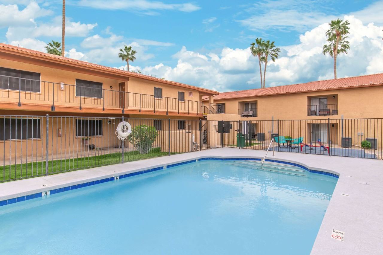 Whispering Willows Apartments - Photo 7 of 46