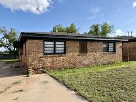 featured image of 703 47th St #B