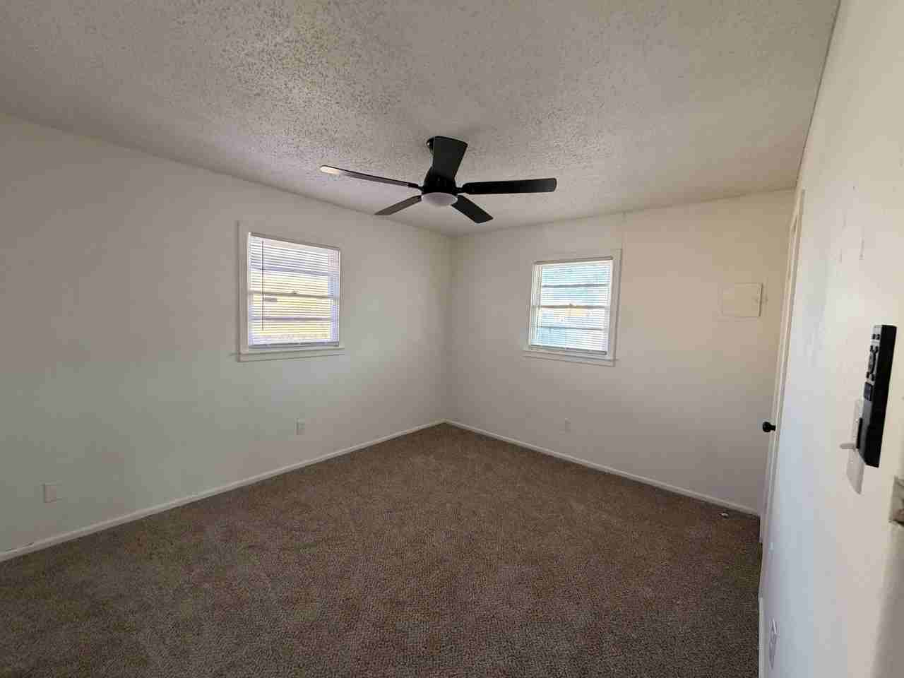713 47th St #B - Photo 5 of 9