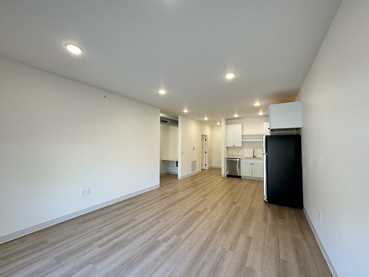 Palisades - 2022340 River Road #202 - Photo 3 of 27
