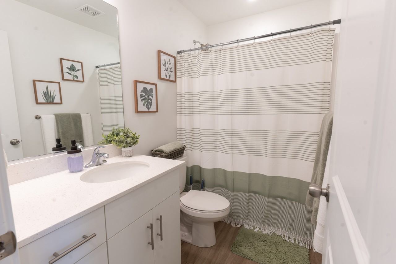 1221 W 1870 S #1 - Photo 3 of 18