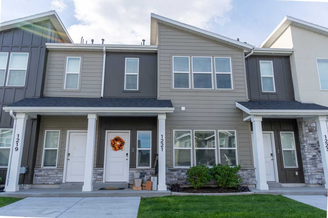 1221 W 1870 S #1 - Photo 4 of 18