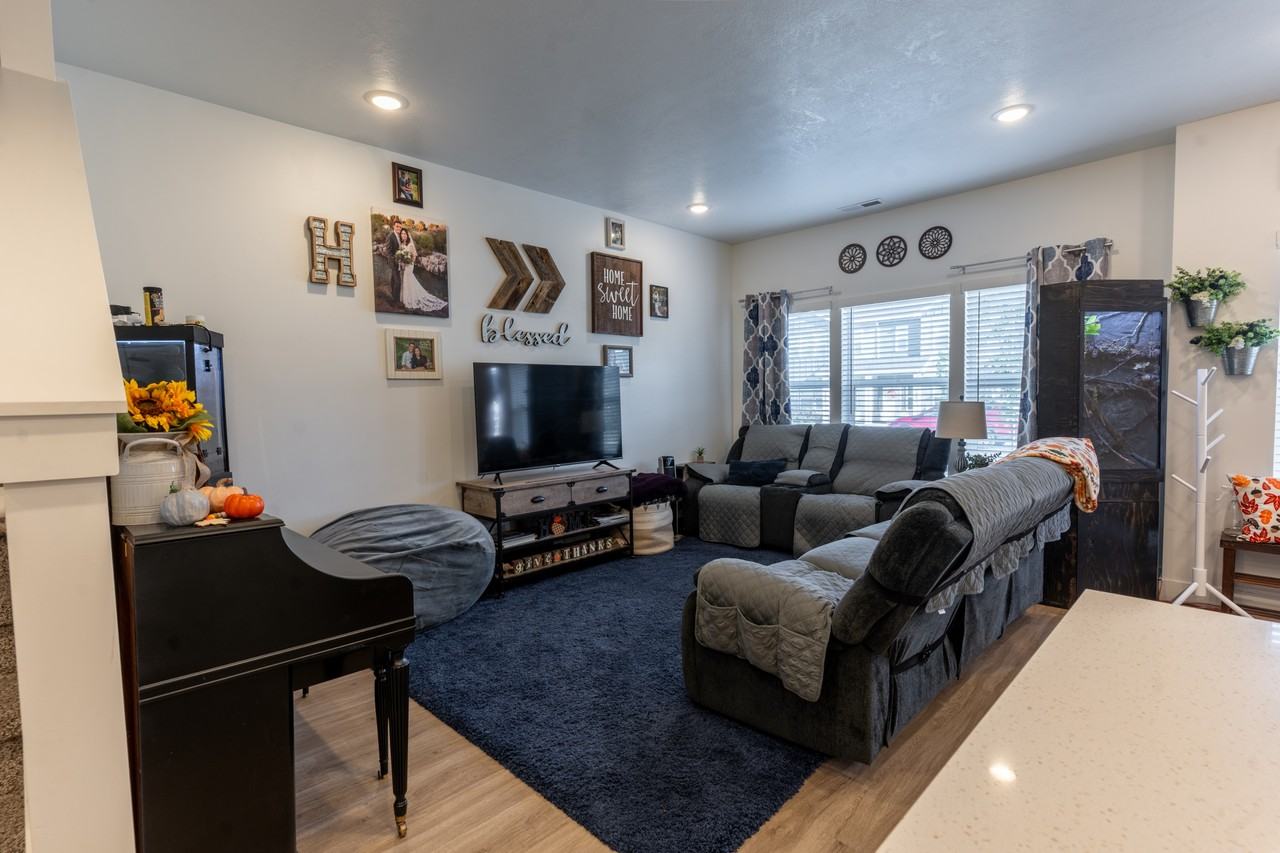 1221 W 1870 S #1 - Photo 6 of 18