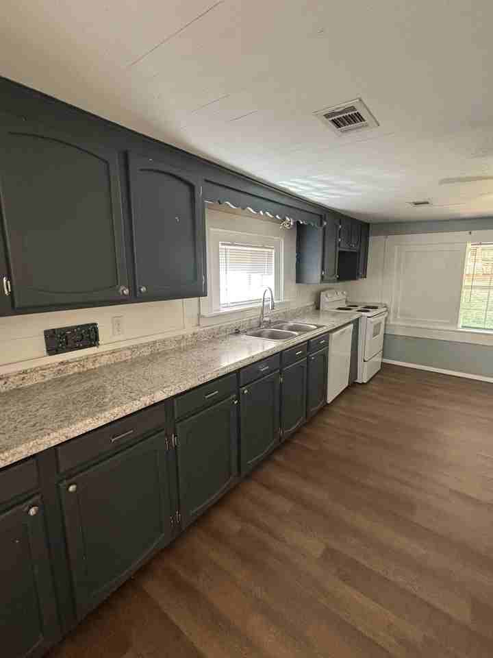 103 N Watkins St #1 - Photo 3 of 16