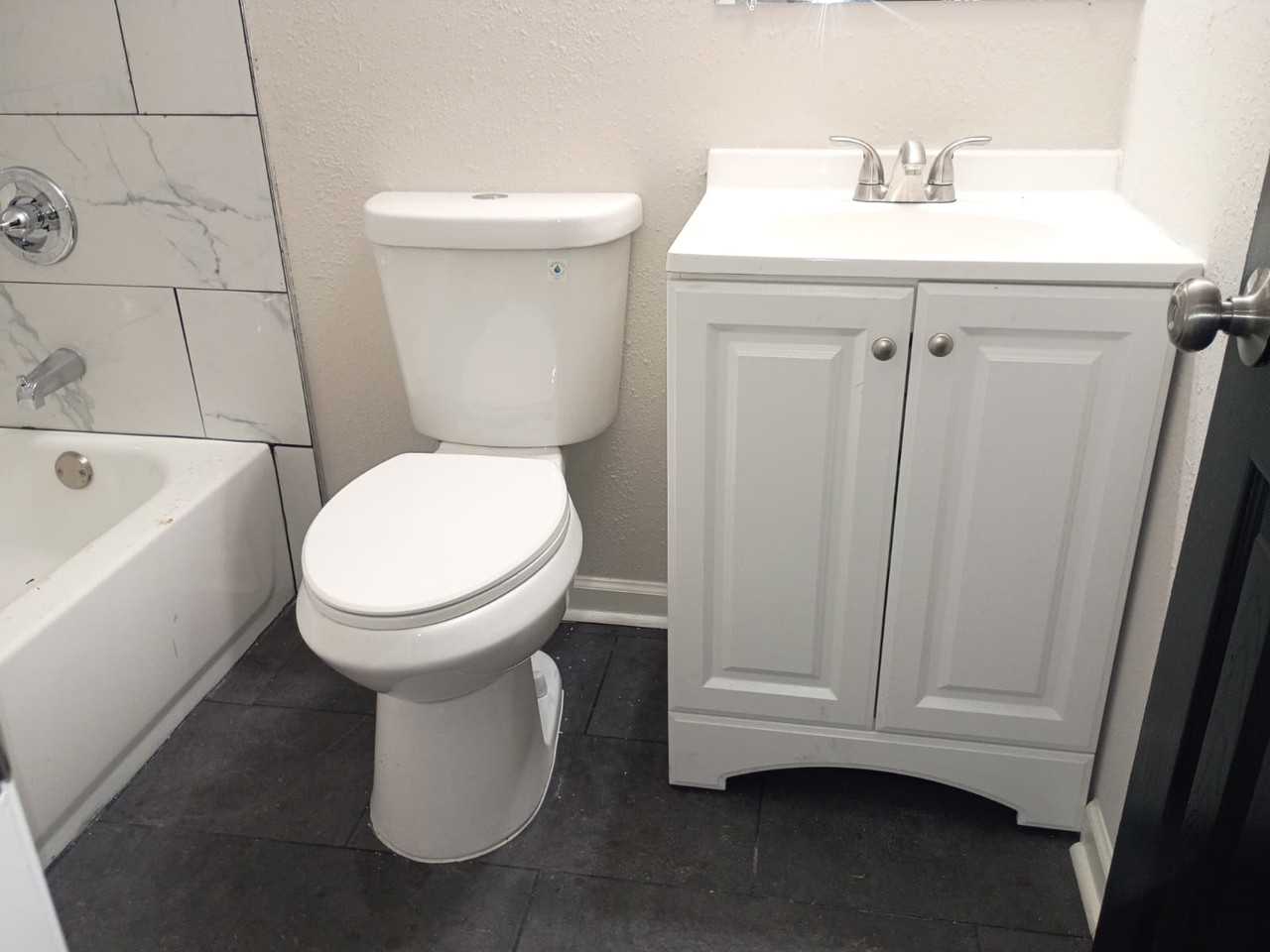760 Hanley St #1 - Photo 5 of 7