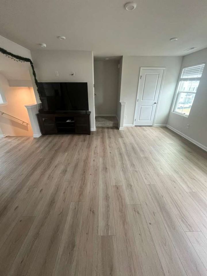 6126 Carrick Bend Ct #1 - Photo 4 of 23