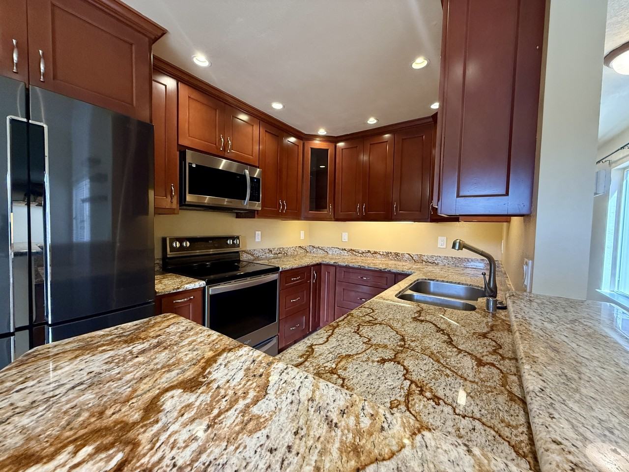 2657 Kentworth Way #MAIN - Photo 5 of 29