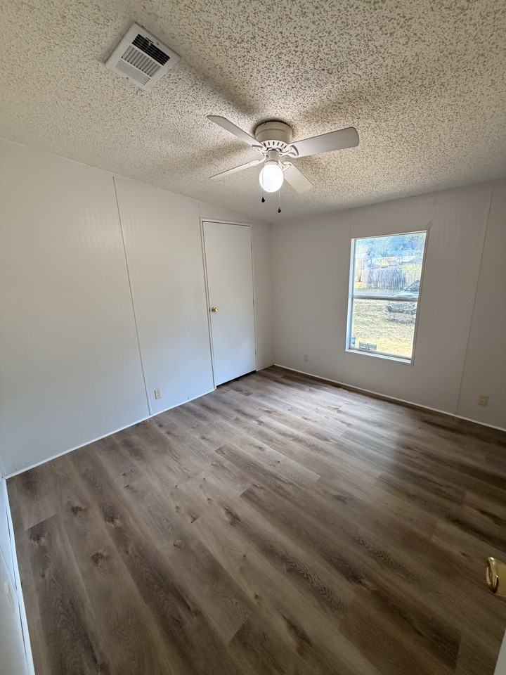 6525 Burdick St - Photo 3 of 4