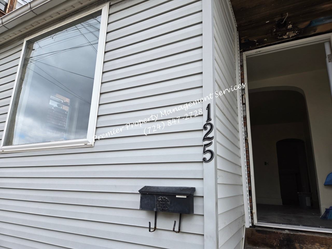 125 N Chestnut St #1-2 - Photo 2 of 27