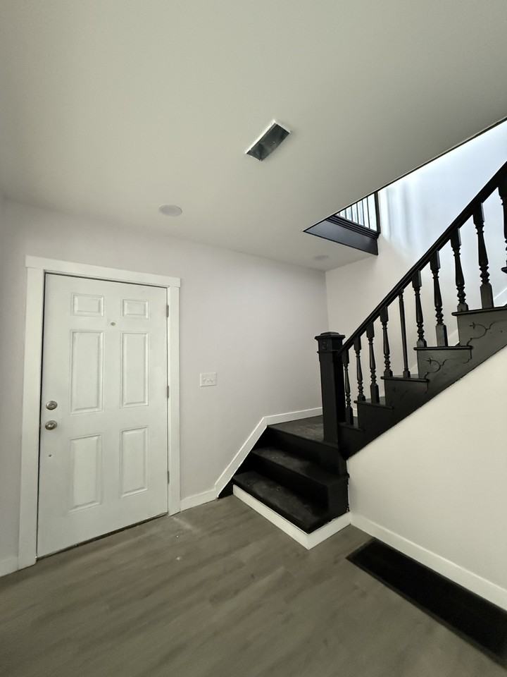 421 Catherine St #1 - Photo 3 of 10