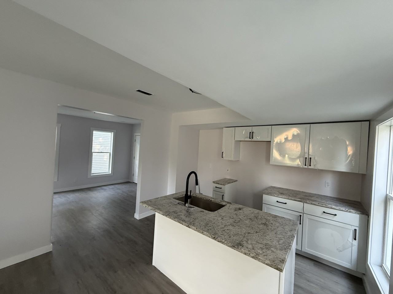 421 Catherine St #1 - Photo 4 of 10