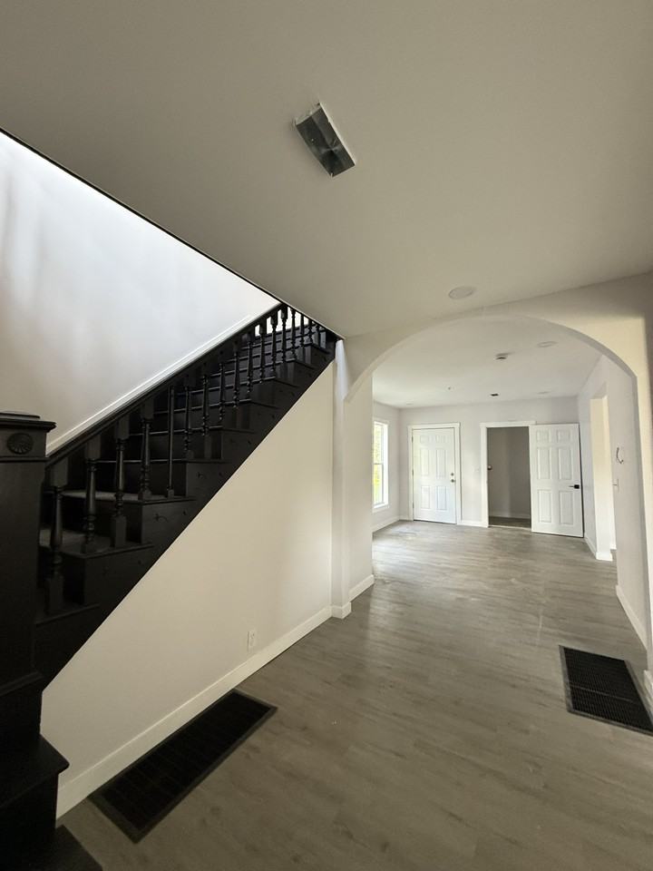 421 Catherine St #1 - Photo 6 of 10