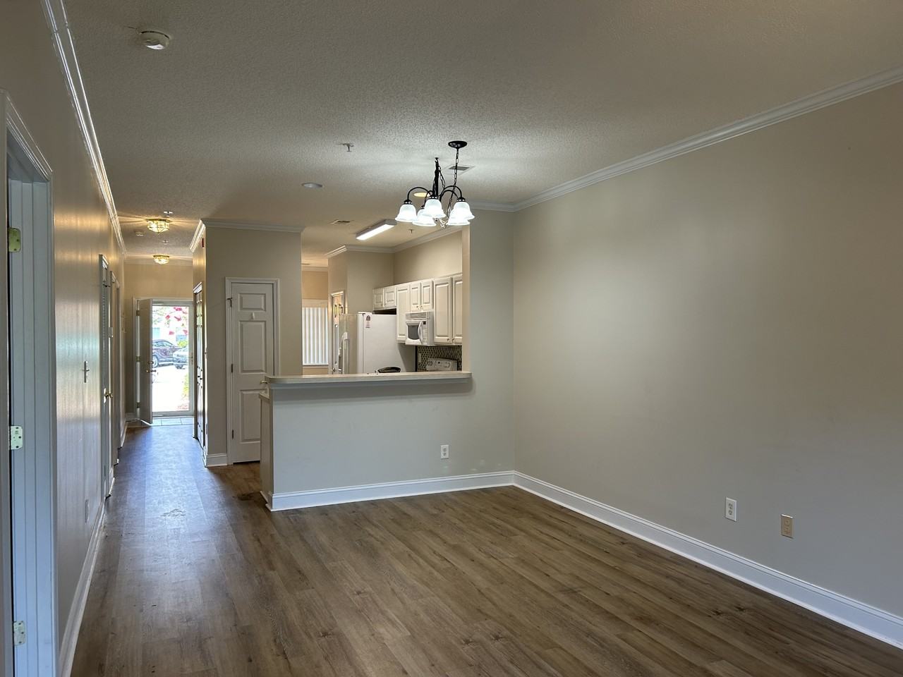 1100 Commons Blvd #203 - Photo 7 of 27