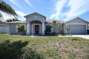 featured image of 136 Se 19th Ln #1
