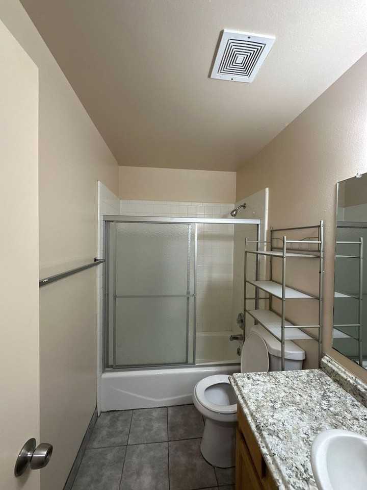 481 N 100 W - Photo 3 of 19