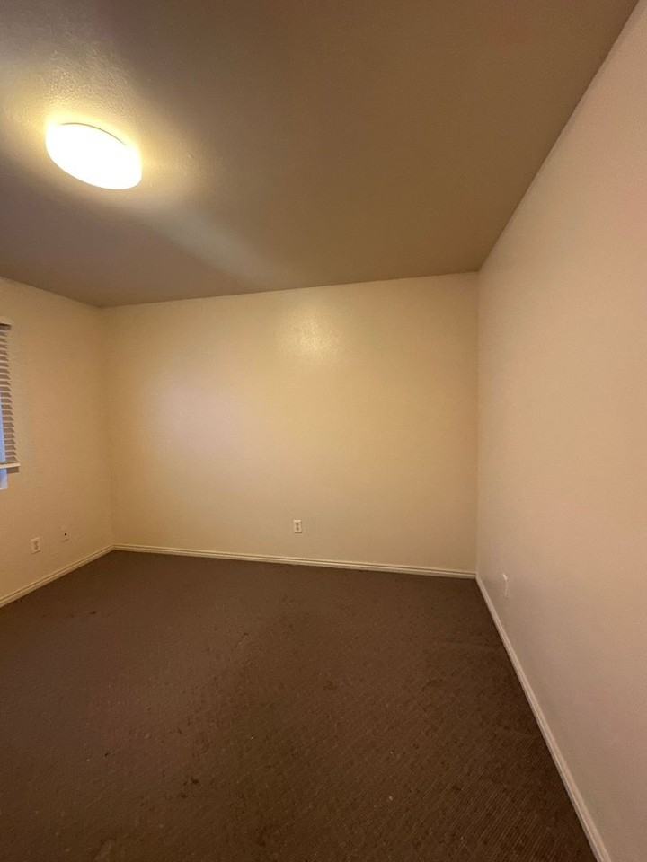 481 N 100 W - Photo 6 of 19