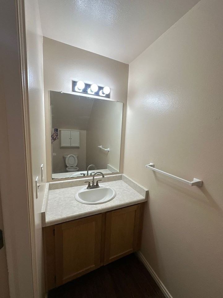 481 N 100 W - Photo 7 of 19