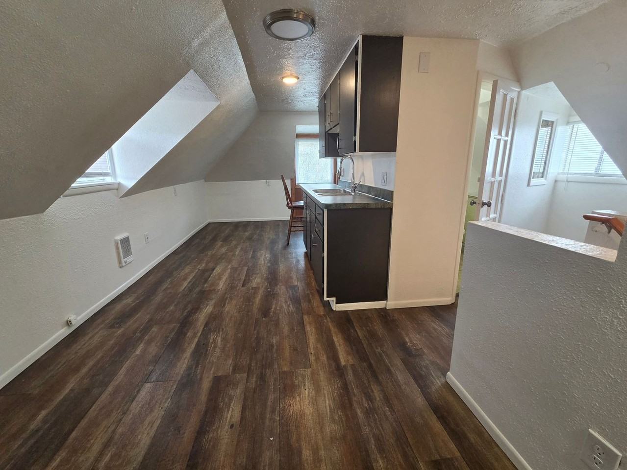 2904 E Indiana Ave #B - Photo 2 of 10