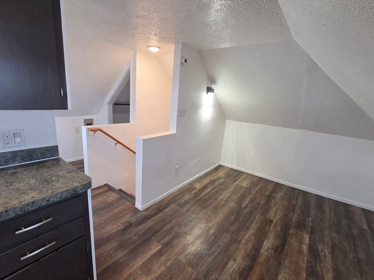 2904 E Indiana Ave #B - Photo 4 of 10