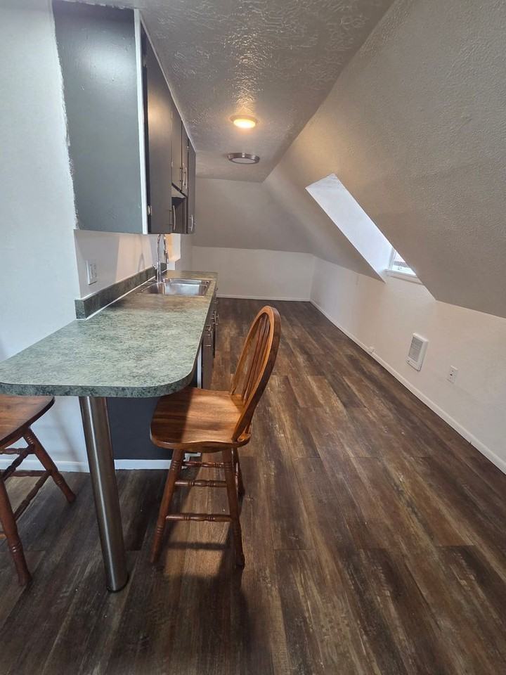 2904 E Indiana Ave #B - Photo 5 of 10