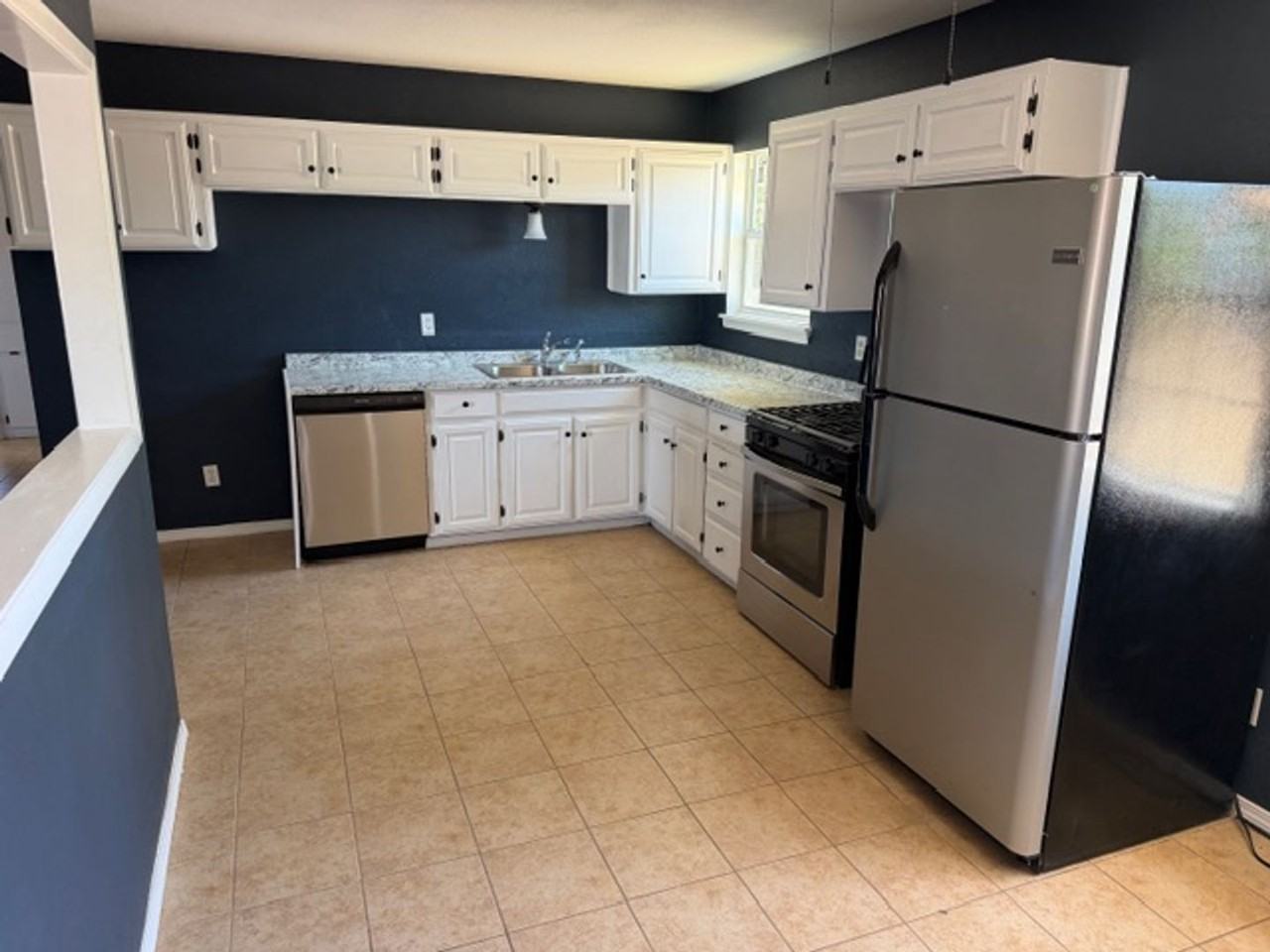 1234 Sycamore St - Photo 4 of 17