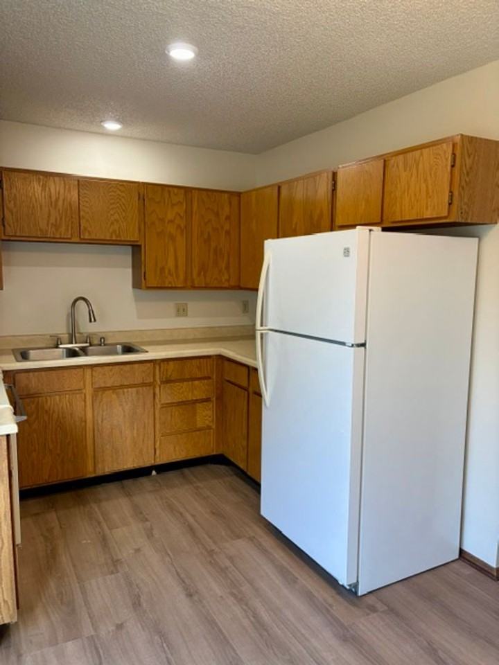 217 S 18th Ave #D - Photo 2 of 17