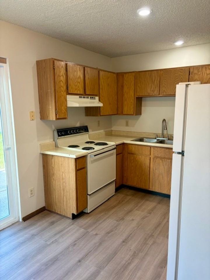 217 S 18th Ave #D - Photo 3 of 17