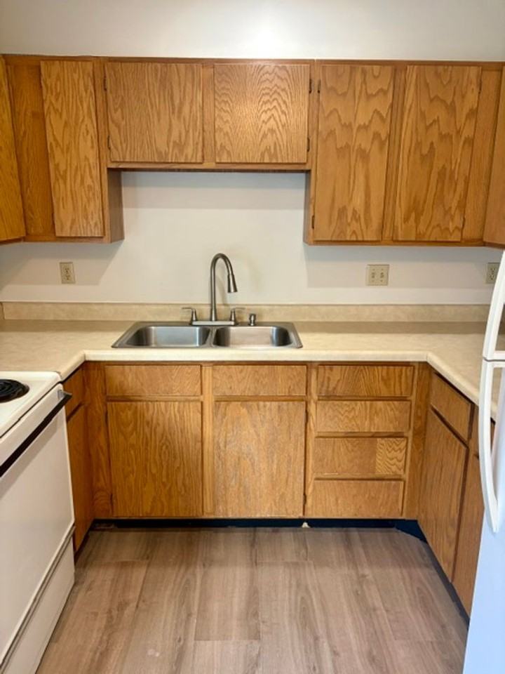 217 S 18th Ave #D - Photo 7 of 17